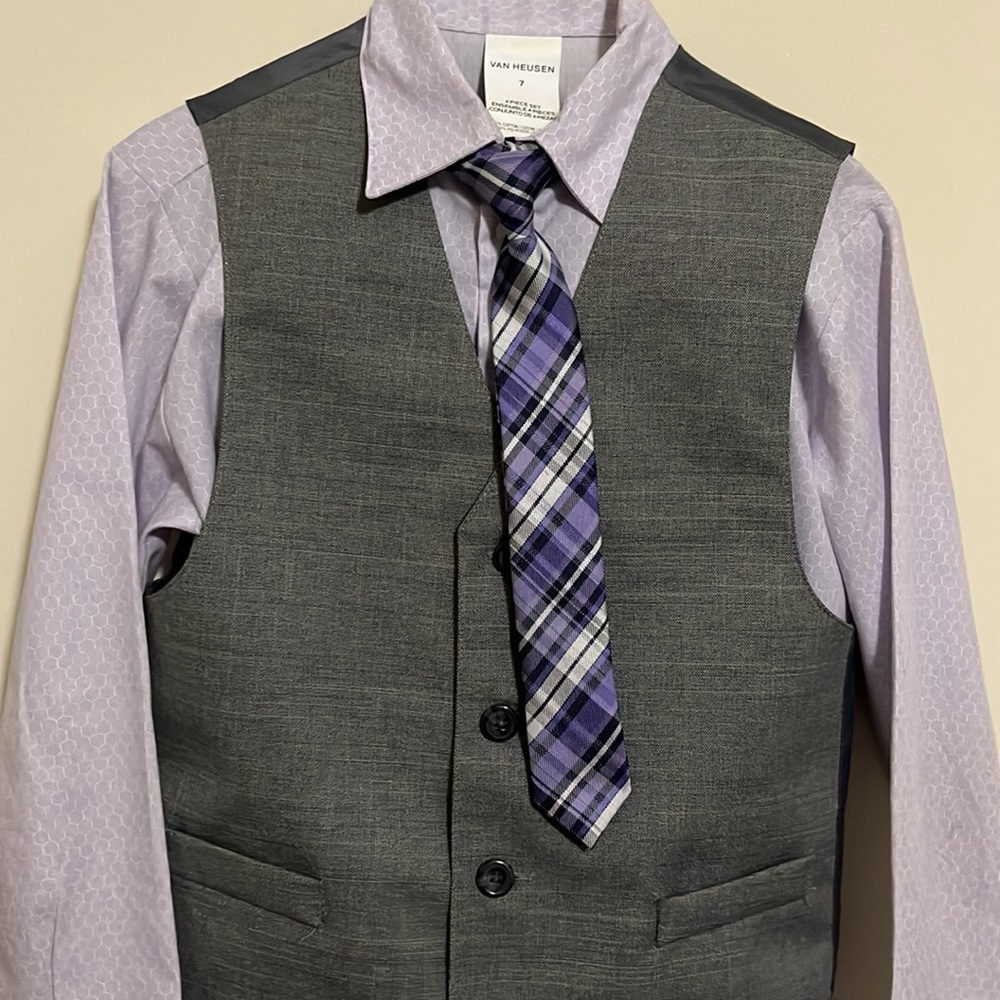 Boys long sleeve suit size 7 purple